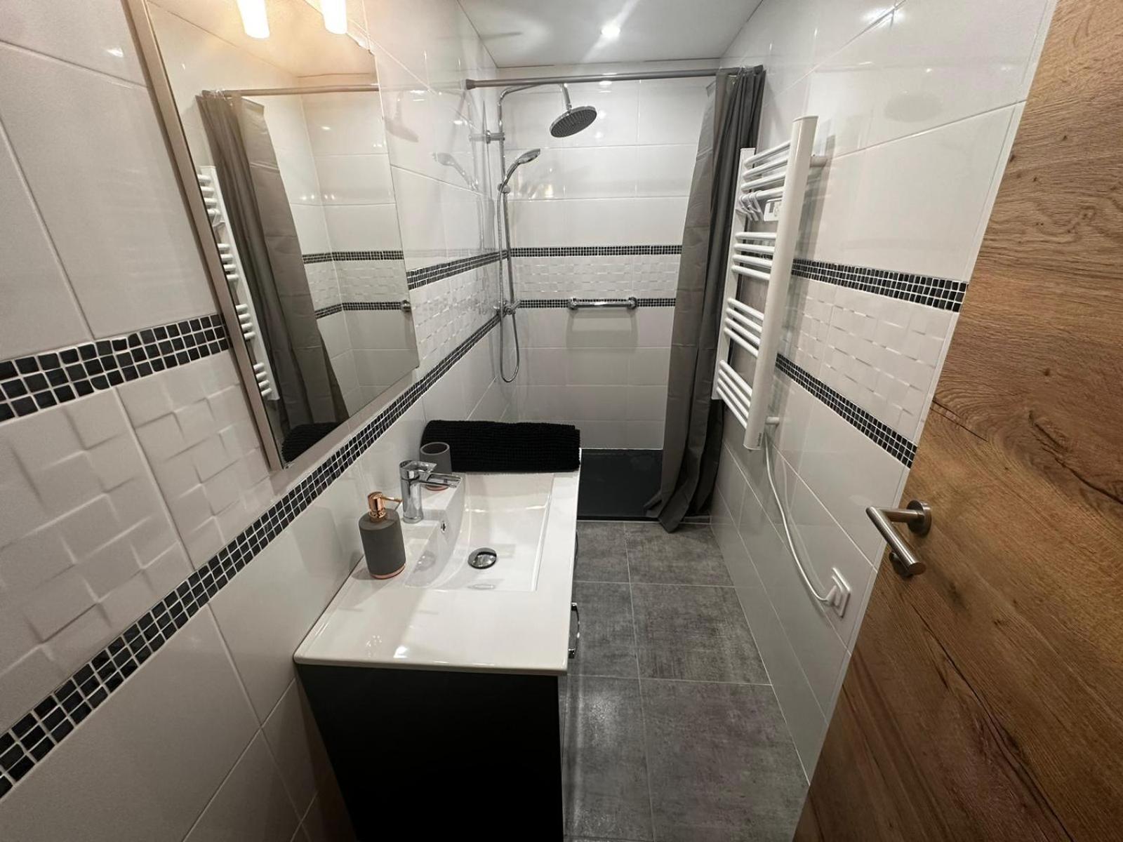Les Bambi & Jacuzzi Privatif